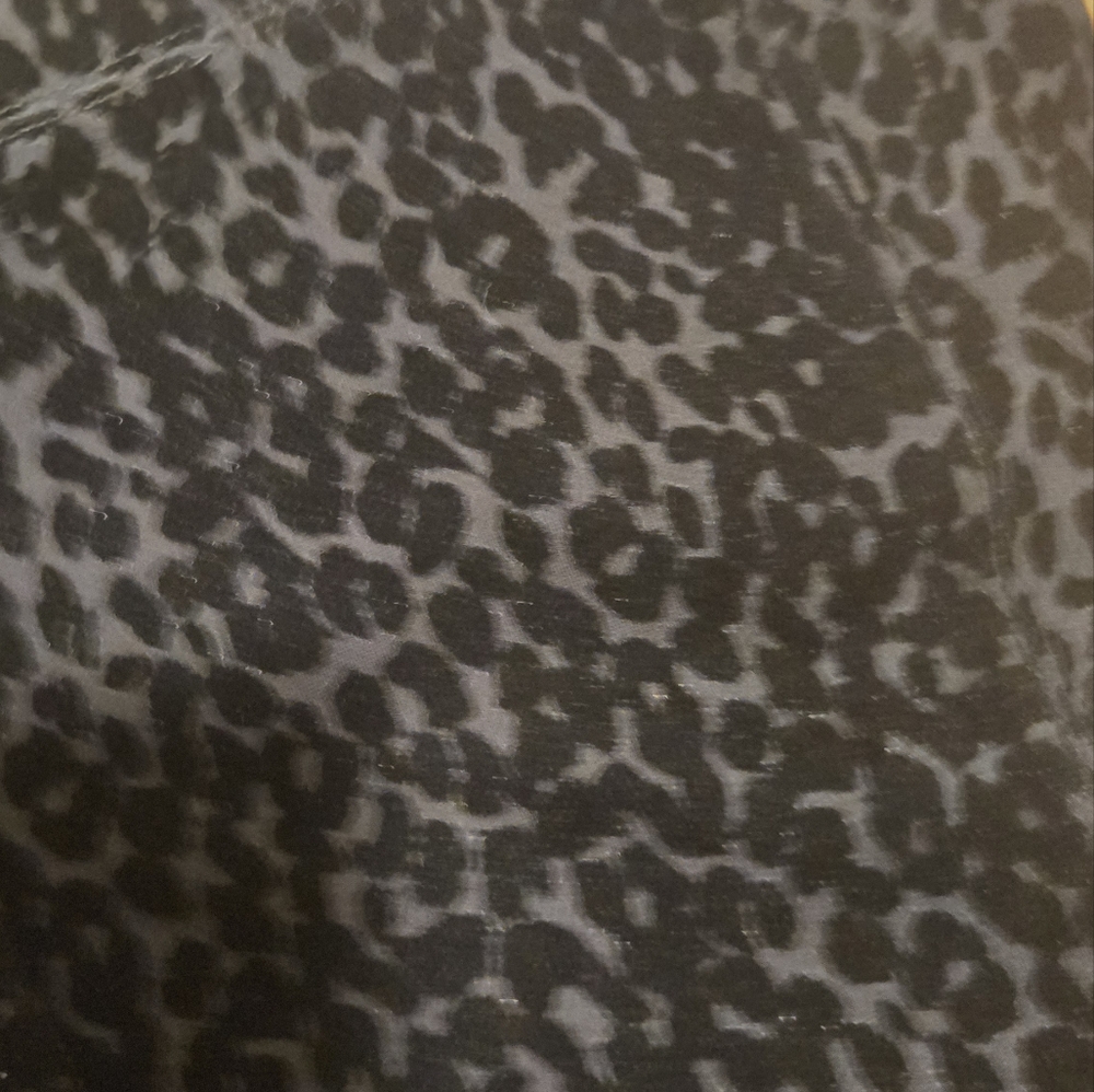 New Old Navy Black Textured Pants - Picture 2 of 3